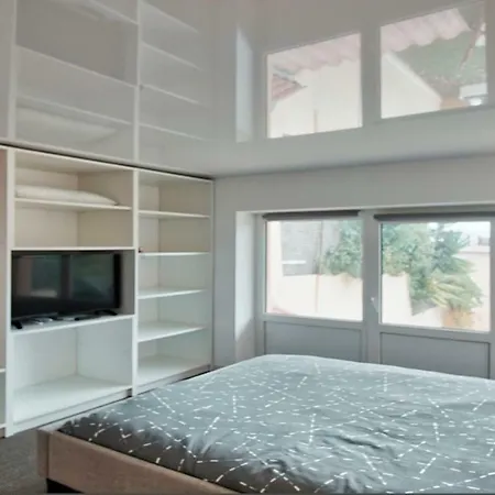Duplex+terrasse De 90m² Limite Monaco, Commerces Appartement *